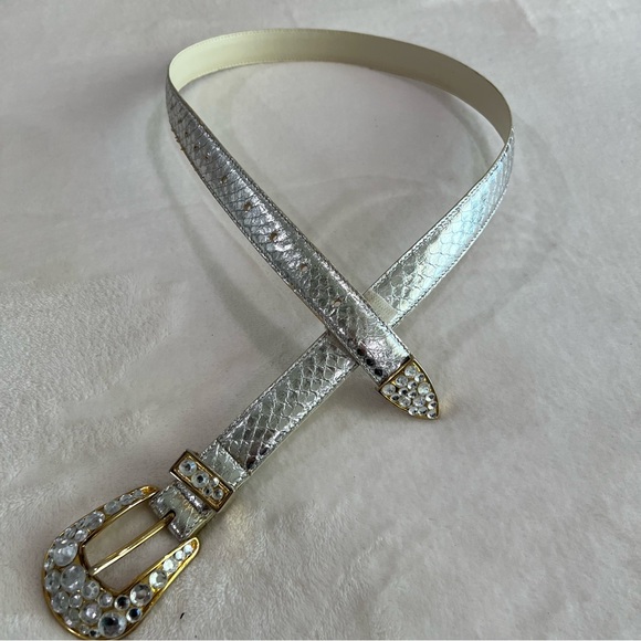 Accessories - Vintage 1980's Metallic Silver Genuine Snake Skin Bling Belt Sz M/L Rhinestones